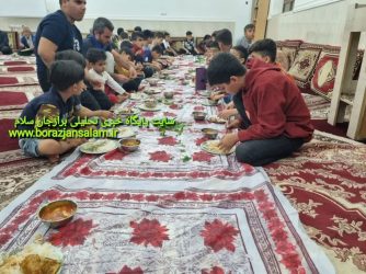 برپایی سفره افطاری ساده در مسجد علمدار محله علی آباد برازجان