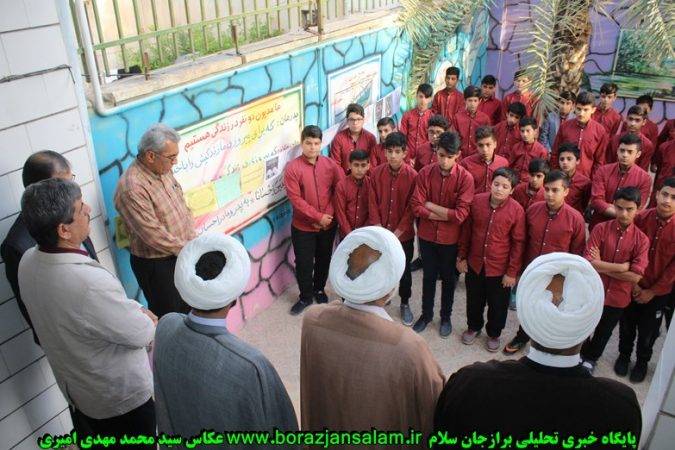 در روز پاسدار از دآنش آموزان فعال نماز تجلیل شد + تصاویر اختصاصی