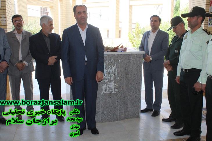 سرپرست فرمانداری دشتستان اولین روز کاری خود با تجدید بیعت با آرمانهای شهدا شروع نمود .