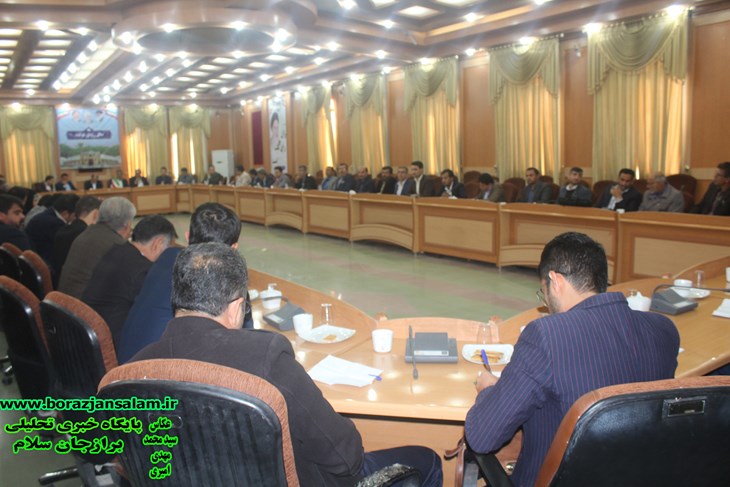 جلسه بررسی پروژه های عمرانی به مناسبت دهه فجر در فرمانداری شهرستان دشتستان برگزار شد .