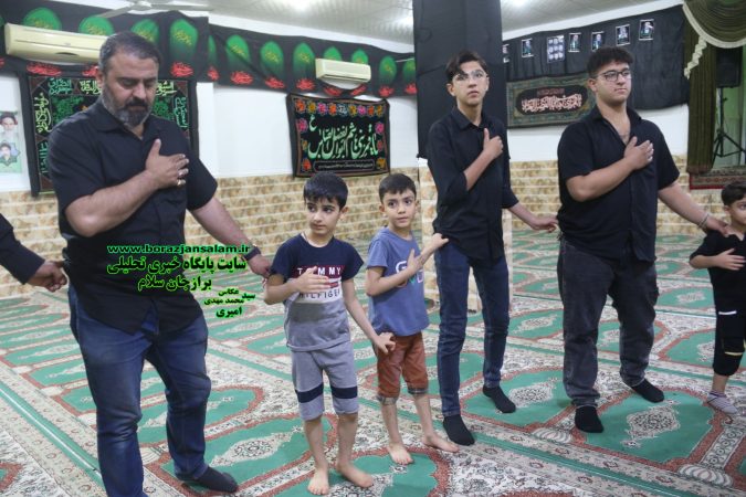 سومین شب از مراسم ماه محرم در مسجد جامع دهقاید برگزار شد سومین شب از مراسم ماه محرم در مسجد جامع دهقاید برگزار شد