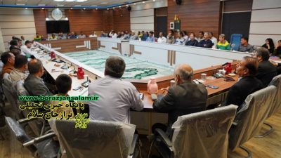 به مناسبت روز کارگر:نشست صمیمی و تجلیل از کارگران شهرداری برازجان با حضور شهردار برگزار شد 