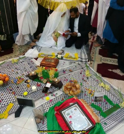 مراسم عقد یک زوج جوان در جوار مزار شهدای گمنام برازجان برگزارشد+عکس