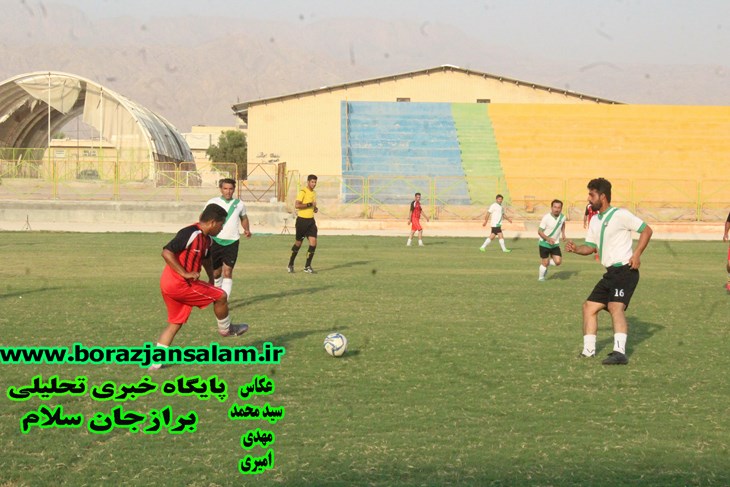 مسابقه دوستانه فوتبال پیشکسوتان تیم سعد آباد و تیم پرسپولیس برازجان در استادیوم تختی برازجان برگزار شد
