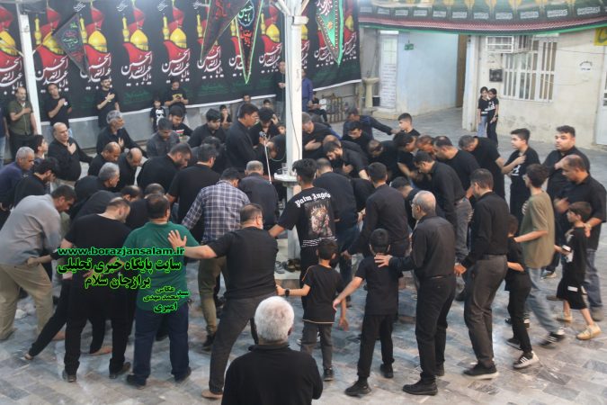 پنجمین شب مراسم عزاداری ماه محرم در مسجد امام حسین برازجان برگزار شد